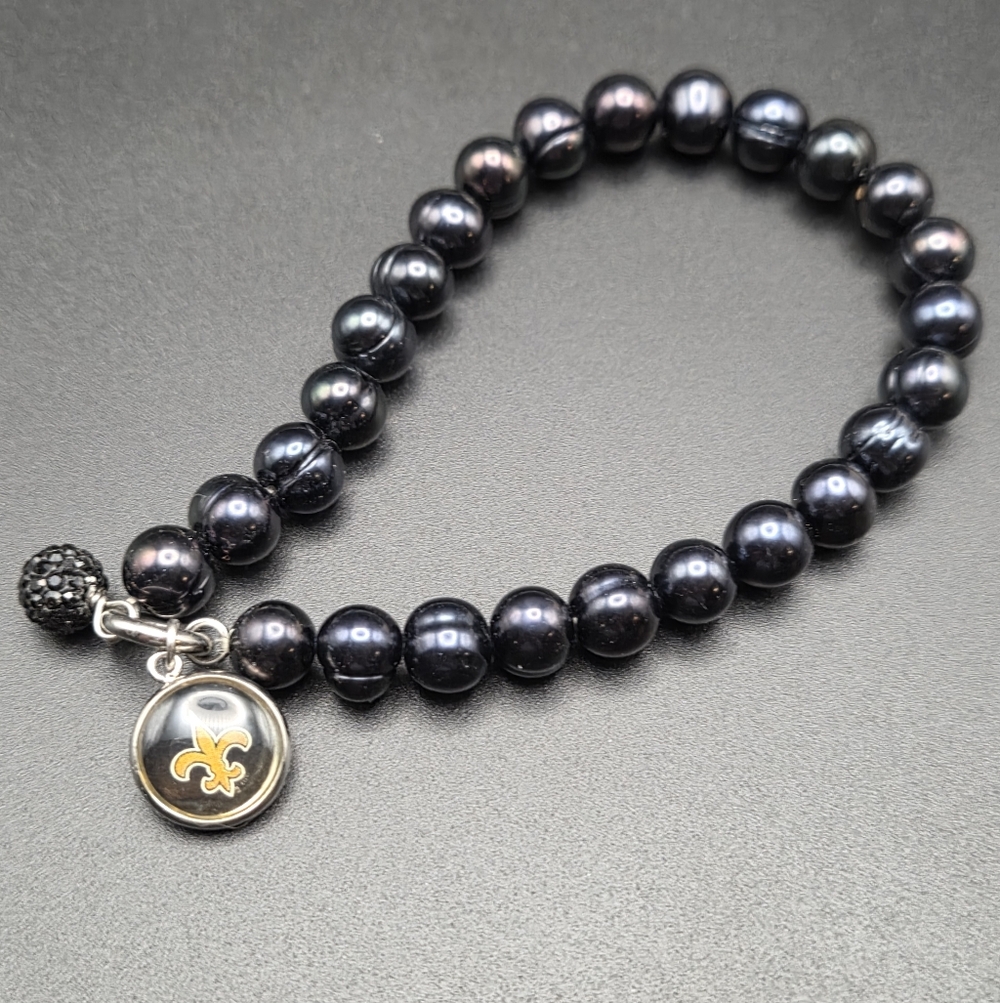 Honora Pearl NFL Saints Stretch Bracelet.